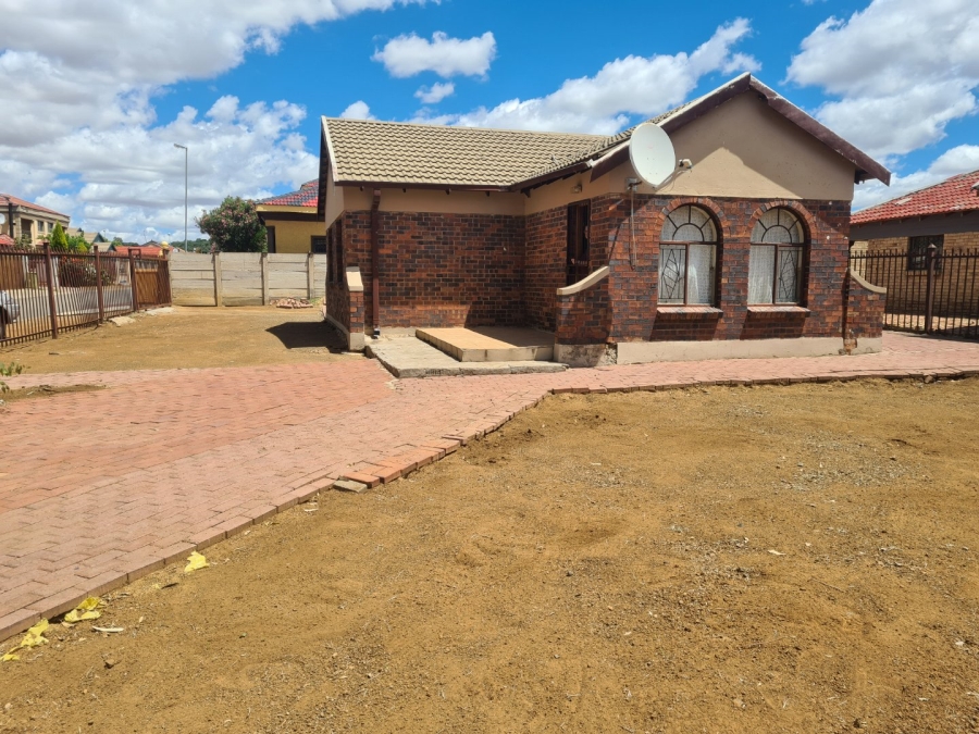 To Let 3 Bedroom Property for Rent in Ehrlich Park Free State
